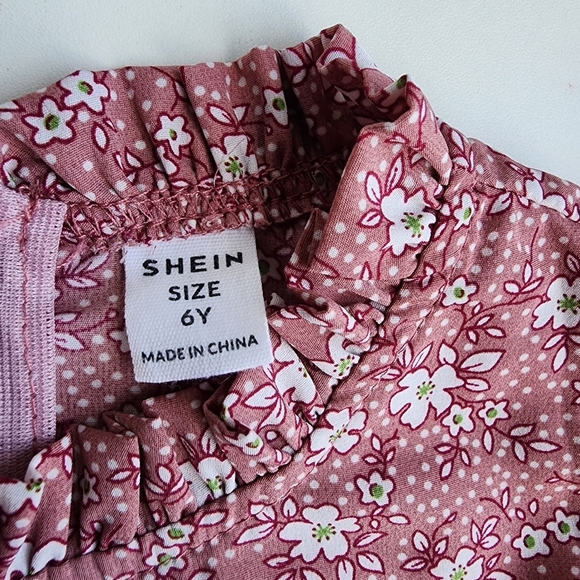 SHEIN Elegant Black Dress with Lace Detail - Picture 5 of 8